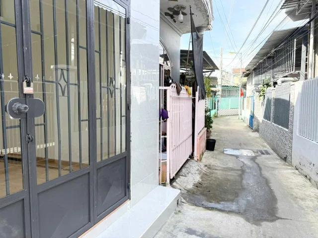 Bán nhà 35.8m² full thổ cư ngang 4.14m giá 2.35 tỷ tại Phường Nam Nha Trang