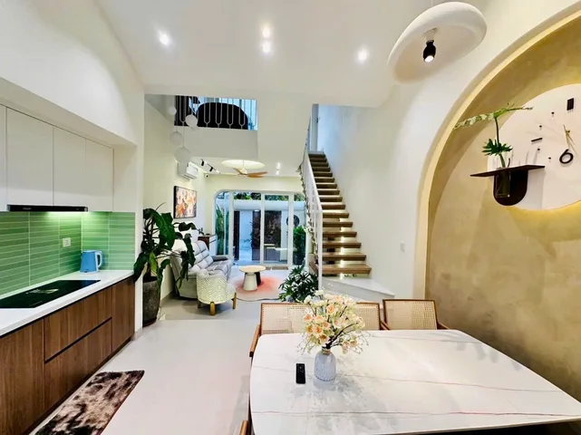 🚗 BÁN NHÀ 3 TẦNG - 51M2( 4.1*12.4), HOÀN CÔNG, 3PN, 3WC - TẶNG FULL NỘI THẤT, Ở NGAY - ĐA TIỆN ÍCH - NHÀ ĐẸP - HẺM XE HƠI - GẦN VINHOM - LONG PHƯỚC, THỦ ĐỨC.( D )