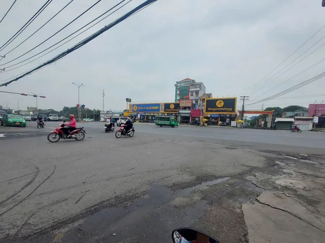 Vị trí đắc địa-KDC Long Thành -trung tâm thương mại giá chỉ 1ty4 lô góc 2 MT lớn -sổ sẵn- công chứng liền tay- hỗ trợ ngân hàng tới 80%