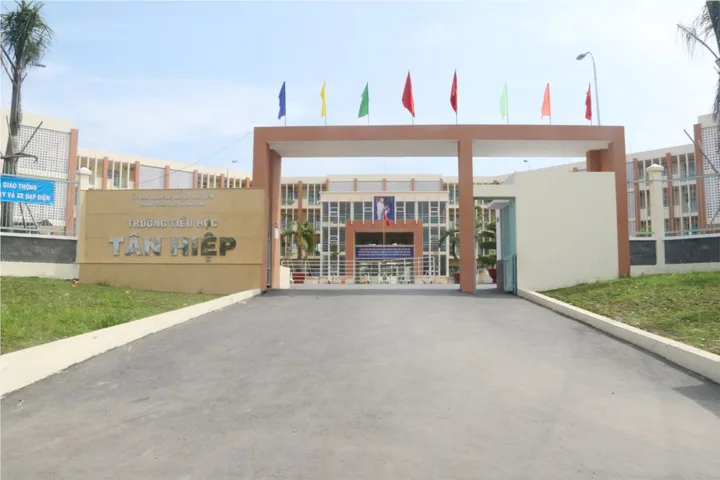 🛑Bán đất mặt tiền nhựa 5200m² kế bên Trường học Tân Hiệp Xã Hóc Môn mời liên hệ Đất Lớn.Com phục vụ
