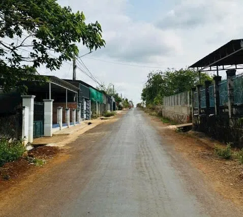 bán lô đất view ruộng trục chính đường nhựa kinh doanh 16x68m tổng 1100m2 thổ cư 400m2 bán 2tỷ500tr