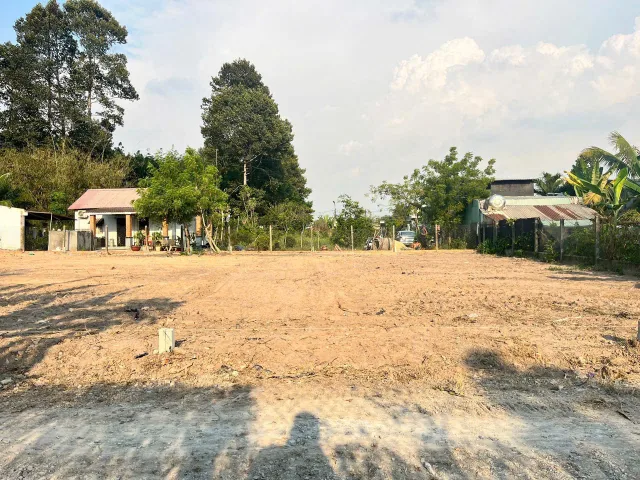 Kẹt ! bán gấp lô đất ở ngay KP An Đước, An Tịnh , Trảng Bàng  giáp ranh Củ Chi - 110m2 - sổ hồng riêng - giá 850 triệu ----------- Ngang 5m