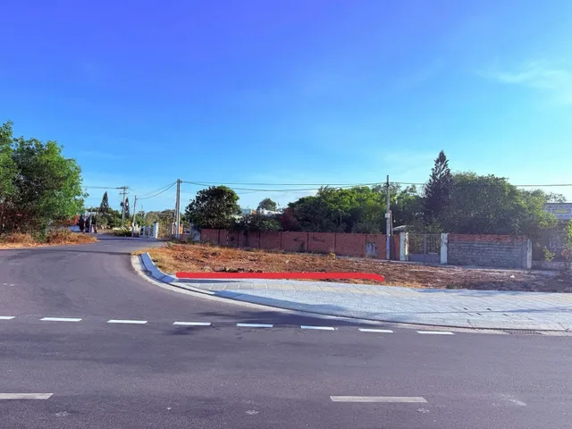 Chủ Ngộp Bán Nhanh Lô Đẹp 3 Mặt Tiền 232m2 Ngang 10 Sẵn 100m Thổ Cư - Sổ Hồng Riêng