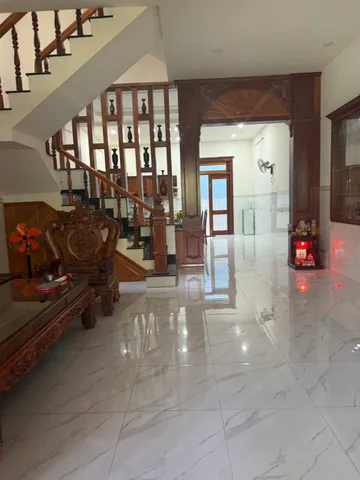 Bán gấp nhà 1 trệt 2 tầng hẻm đường Lê Đình Quản Cát Lái Q2 cũ dt đất 95.3m² ngang 6m, dt sàn 206m2 giá 10.6 tỷ