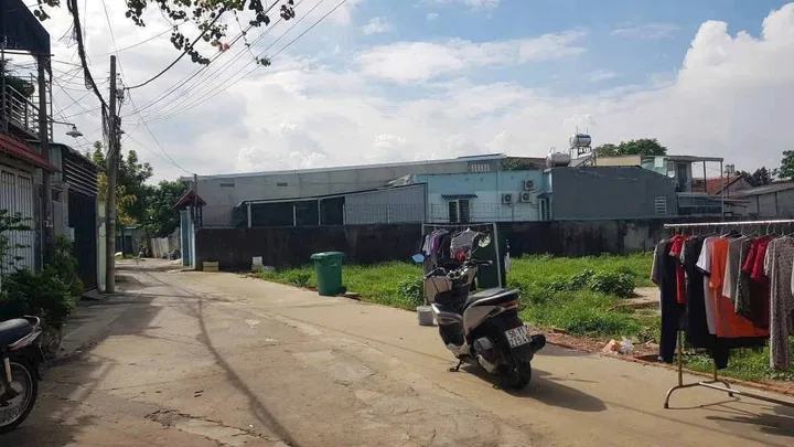 🛑 Nếu bạn kiếm lô đất pháp lý chuẩn tiền ít vừa xây ở lại có thu nhập thì đây 5m62x26m xây được nhà ở và 3 phòng trọ thu nhập ok