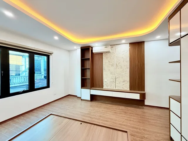 Bán nhà Đội Nhân 40m² ngang 4.4m giá 19.8 tỷ Phường Ngọc Hà (MUA/BÁN BĐS nhắn tin Zalo 0862299066)