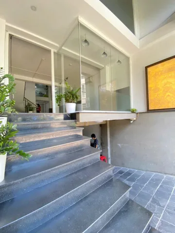 Bán nhà gấp 8 Tầng HXH Nguyễn Thị Minh khai quận 1