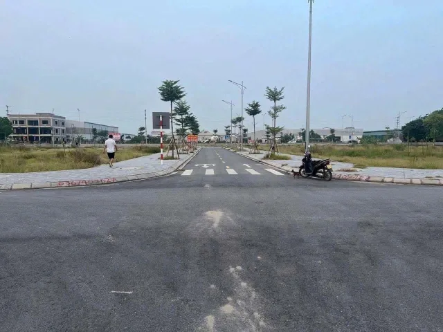 Bán đất 100m² ngang 5m giá 5.5 tỷ Xã Việt Yên