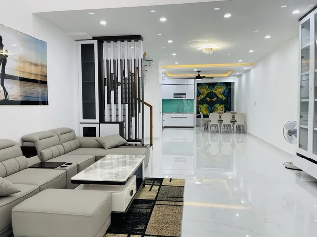 Gấp bán nhà bình thạnh, gần bv, chợ, sổ hồng riêng