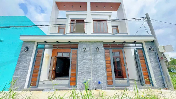 CẦN BÁN NHÀ MỚI – DIỆN TÍCH RỘNG 100M² – MỸ YÊN, BẾN LỨC – 2,1 TỶ