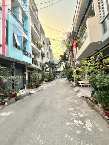 ĐƯỜNG 8M KHU PHÂN LÔ BÀN CỜ, LẠC LONG QUÂN, CƯ XÁ LỮ GIA, GẦN QUẬN 10