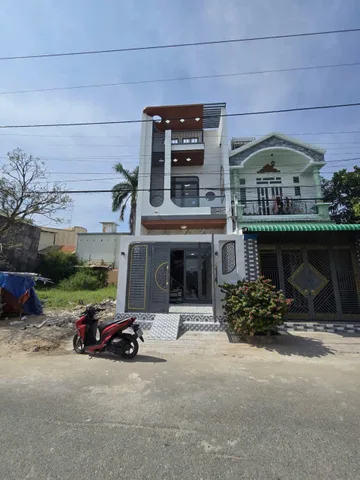 Bán nhà mới xây trong KDC Hoàng Phúc , xã Long Khê dt 81m2 , 2 lầu , 3pn , 3wc giá 3,28 tỷ