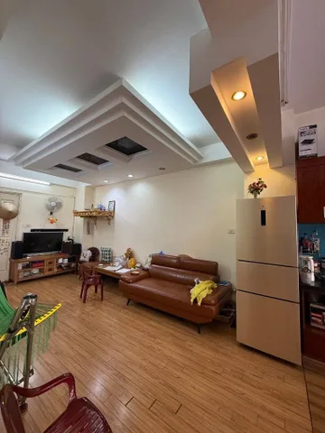Bán nhà Cc CT9, Trịnh Đình Cửu, HN, DT 69 m2, giá bán 5.4 tỷ
🔥Mô tả:
☀️ Nhà đường thông thoáng, bãi đỗ xe, trường THCS, khu vực giao thông thuận tiện, gần vành đai 2.5 
🚗 Xung quanh xe ôtô chạy
🏡 Thiết kế 
💥 Phòng khách + 2 ngủ, bếp + 2vệ sinh 
📚 Sổ