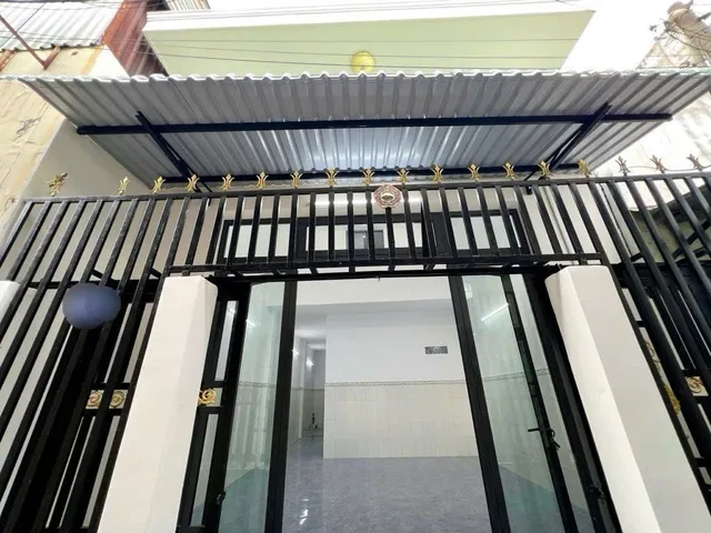 Chỉ 4.15 ty, nhà đường Tỉnh Lộ 10 Dt(5×14m) 3pn Shr, vài bước ra lộ chính