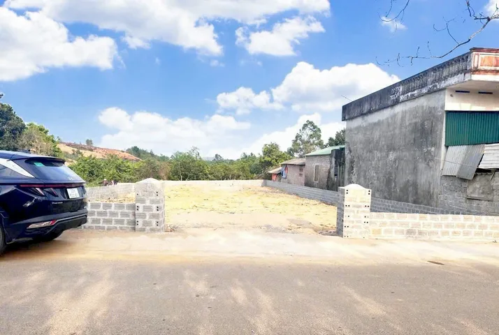 Bán đất 451m² có sẵn 100m² thổ cư ngang 13,5m giá 9.4 tỷ tại Đường 446 Xã Yên Xuân
