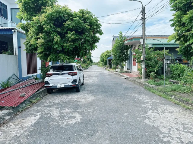 Bán đất mặt đường 10m Tân Thành 82m² full thổ cư ngang 4m giá 2.26 tỷ tại Phường Dương Kinh