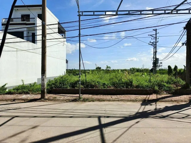 14/1/2026.Bán đất 100m² full thổ cư ngang 5m  đường rộng 7m. giá 2.2 tỷ tại Phường Nam Triệu. lập lễ. liên hệ 0362558882
