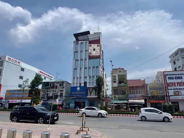 CHO THUÊ VĂN PHÒNG 85m2 CỦA TÒA NHÀ MẶT TIỀN ĐƯỜNG MẬU THÂN