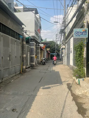 Bán gấp nhà đường 31 Bình Trưng Tây Q2 cũ 2pn 2wc xe hơi đậu trong sân, dt đất 78.2m² full thổ cư ngang 3.7m giá 7,95 tỷ