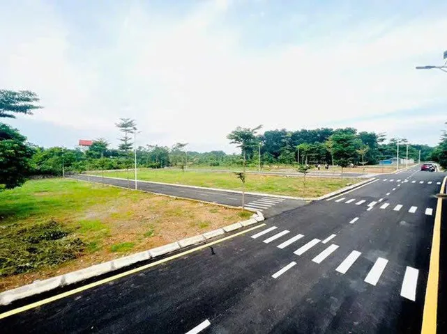 Bán đất nền khu vực Long Thành - sát sân bay - đường mặt tiền 45m - SHR giá 2tỷ2