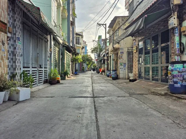 Bán nhà gấp C4 HXH Hồ Văn Long bhhb Bình Tân