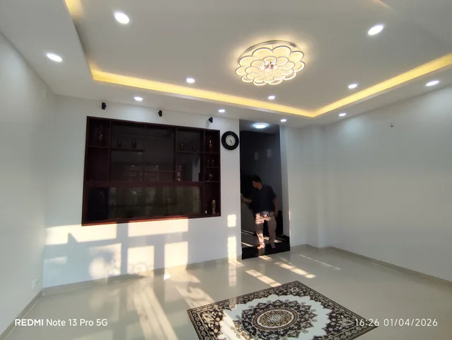 Bán gấp nhà 3 tầng 3pn 3wc để xe hơi trong nhà, dt đất 56.5m² full thổ cư ngang 5.7m giá 8.2 tỷ đường số 3 Bình Trưng Đông Q2 cũ
