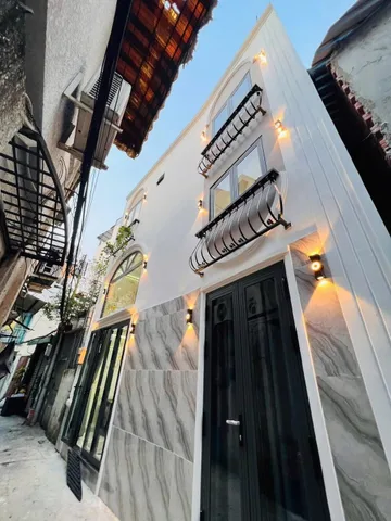 Bán nhà đường Lý Chính Thắng, P.8, Quận 3