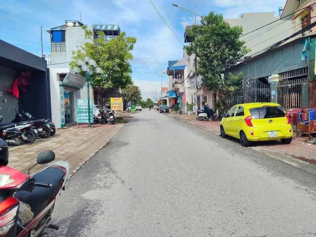 Bán 100 m Gò Gai Núi Đèo . Khu vực kinh doanh buôn bán sầm uất . L/ h:076.231.9990 e Thúy