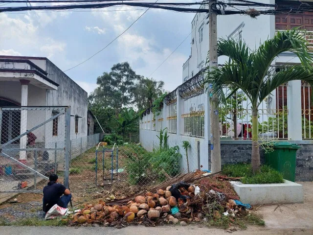 Bán đất thổ cư 137,5m2 (5x27,5) Hưng Long, Bình Chánh, giá đầu tư 4,65 tỷ