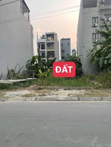 Bán gấp trước tết 100m² full thổ cư ngang 5m giá 4.5 tỷ tại vai réo Xã Phú Cát trung tâm Hoà Lạc
