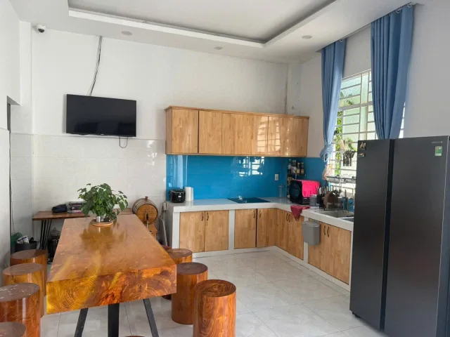Bán gấp nhà đường 11 Bình Trưng Tây Q2 cũ dt đất 47.6m² nhà 3 tầng 3pn 3wc full thổ cư ngang 10m giá 6.5 tỷ