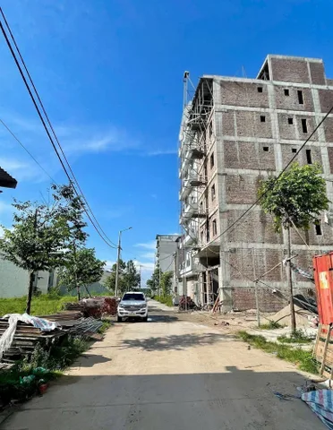 Bán đất dãy k1 đồng lớn quang châu 72m2 mặt 4m tây bắc sẵn nhà cấp 4 giá 3.8 tỷ