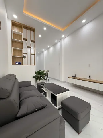 Bán nhà có sẵn nội thất,cách ĐL Đồng Khởi 100m
