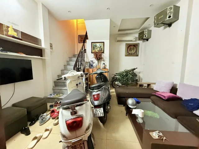 Bán nhà Tôn Đức Thắng, Đống Đa 5 tầng, Ở Ngay , Cách 30m Mặt phố 7.9 tỷ