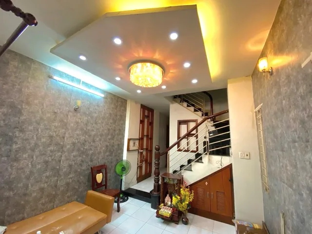 BÁN NHÀ ĐẸP CẠNH TÂ.N KỲ TÂN QUÝ - HẺM XE HƠI - 4PN - ( 4X15M )