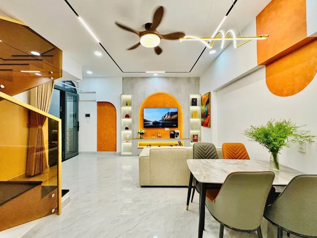 Hoa hậu làng Đại học, Quốc lộ 13- Bình Thạnh, cách hẻm xe hơi 15m, 3 tầng, 3phòng ngủ chỉ 5.9