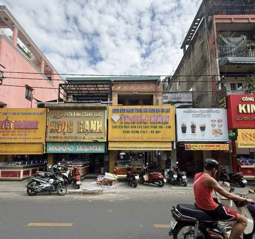 Bán Mặt Tiền Phố Bán Vàng 109-111 Nguyễn Hữu Cầu Quận 1 (7,43 x 24 - 191m2)