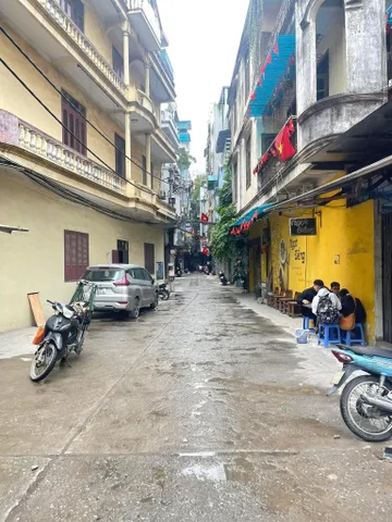 BÁN  NHÀ ĐƯỜNG KIM GIANG. 7 TẦNG. THANG MÁY. GARA Ô TÔ.