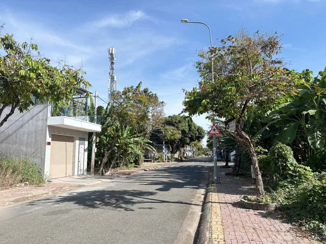 Bán đất 96.3m² có sẵn 80m² thổ cư ngang 5m giá 2.79 tỷ tại Phường Tam Long