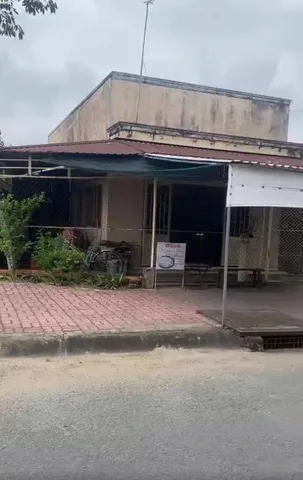 Bán nhà căn góc 2 mặt tiền 131m² full thổ cư ngang 6m giá 1.8 tỷ tại Đường Nhựa KDC Trường An nay là Phường Long Châu
