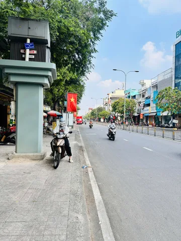 Bán nhà mặt tiền Minh Phụng Quận 11, diện tích 4×13m, kết cấu 1 trệt 4 lầu, vị trí kinh doanh sầm uất, phù hợp khai thác lâu dài, giá 16 tỷ.