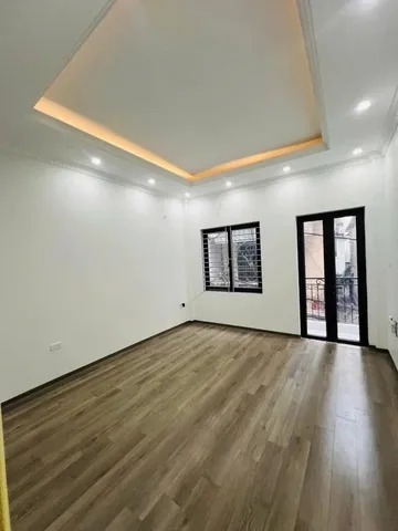 BÁN NHÀ PHÂN LÔ Ô TÔ TRÁNH TRẦN THÁI TÔNG – 35M2 – 5 TẦNG – NGÕ THÔNG – GIÁ 15.9 TỶ