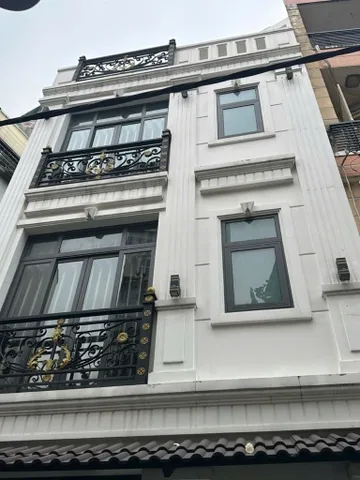 Chủ bán mặt tiền hoa đào vừa ở vừa kinh doanh