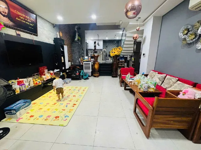 Mặt Tiền Chợ Da Sà Gần Tên Lửa Bình Tân - DT: 90m2 (5mx18m) - Đúc 3 Lầu 5PN Đang CT 25tr/T - Nhỉnh 11 Tỷ TL Mạnh