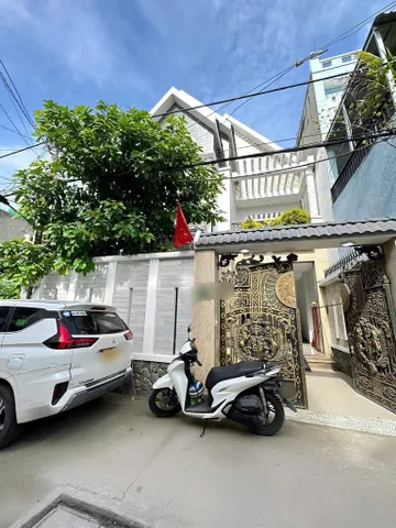 Bán Biệt Thự Bình Tân - DT: 160m2 (8mx20m) - Đường 8m - NT Sang Trọng - Nhỉnh 11 Tỷ TL Mạnh