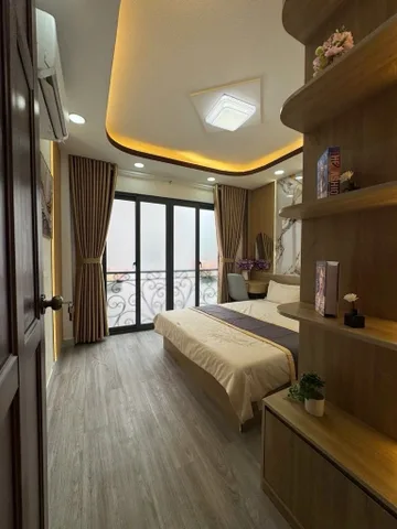 NHÀ BÁN ĐƯỜNG BA ĐÌNH Q8 

🏡 Thông tin chi tiết
• 📐 DT thực tế: 35m²
• 📄 DT công nhận: 24m²
• 🏗 Kết cấu: 3 tầng mới, xây chắc chắn
• 🛏 4 phòng ngủ – 3 WC
• 🛋 Tặng FULL nội thất – xách vali vào ở ngay

📍 Vị trí – hẻm
• Hẻm rộng, thông thoáng, sạc