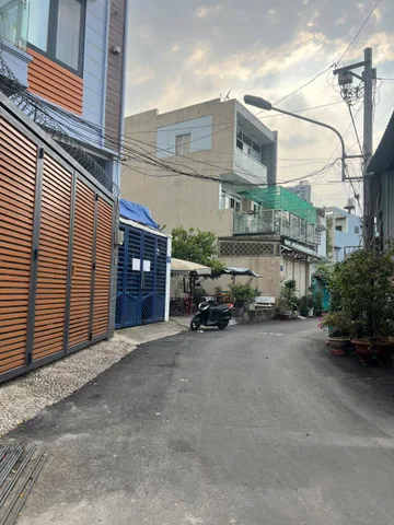 Bán gấp đất hẻm xe hơi thông đường số 6 Thạnh Mỹ Lợi Q2 cũ ngay Trung Tâm TP Thủ Đức dt đất 87.3m² full thổ cư ngang 5.6m nở hậu 5.9m giá 6.8 tỷ