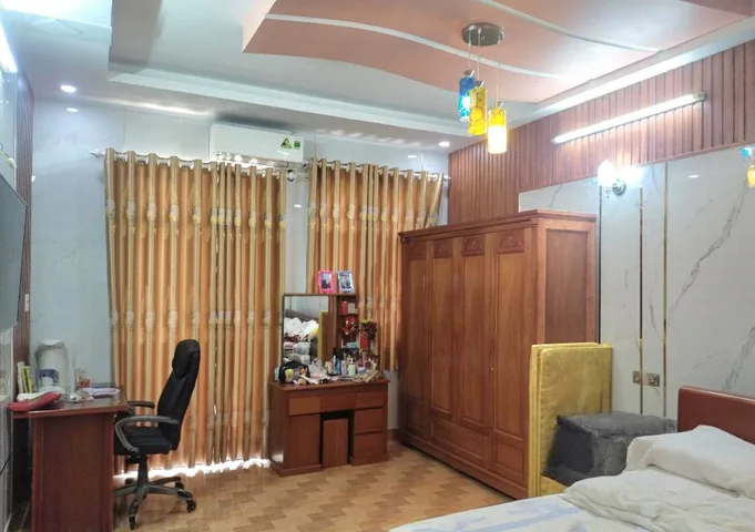 BÁN NHÀ ĐẸP CẠNH TÂ.N KỲ TÂN QUÝ - HẺM XE HƠI - 4PN - ( 4X19M )