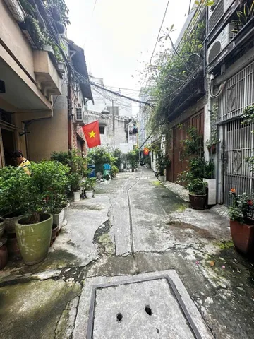 Bán nhà Nam Kỳ Khởi Nghĩa Quận 3, giáp Quận 1, hẻm thoáng, nhà nở hậu, 2 tầng, vị trí trung tâm, giá 5.7 tỷ
