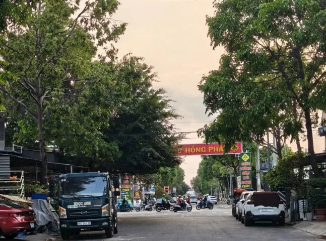 104. Cho thuê 1.000 m2 giáp Trần Hoàng Na
